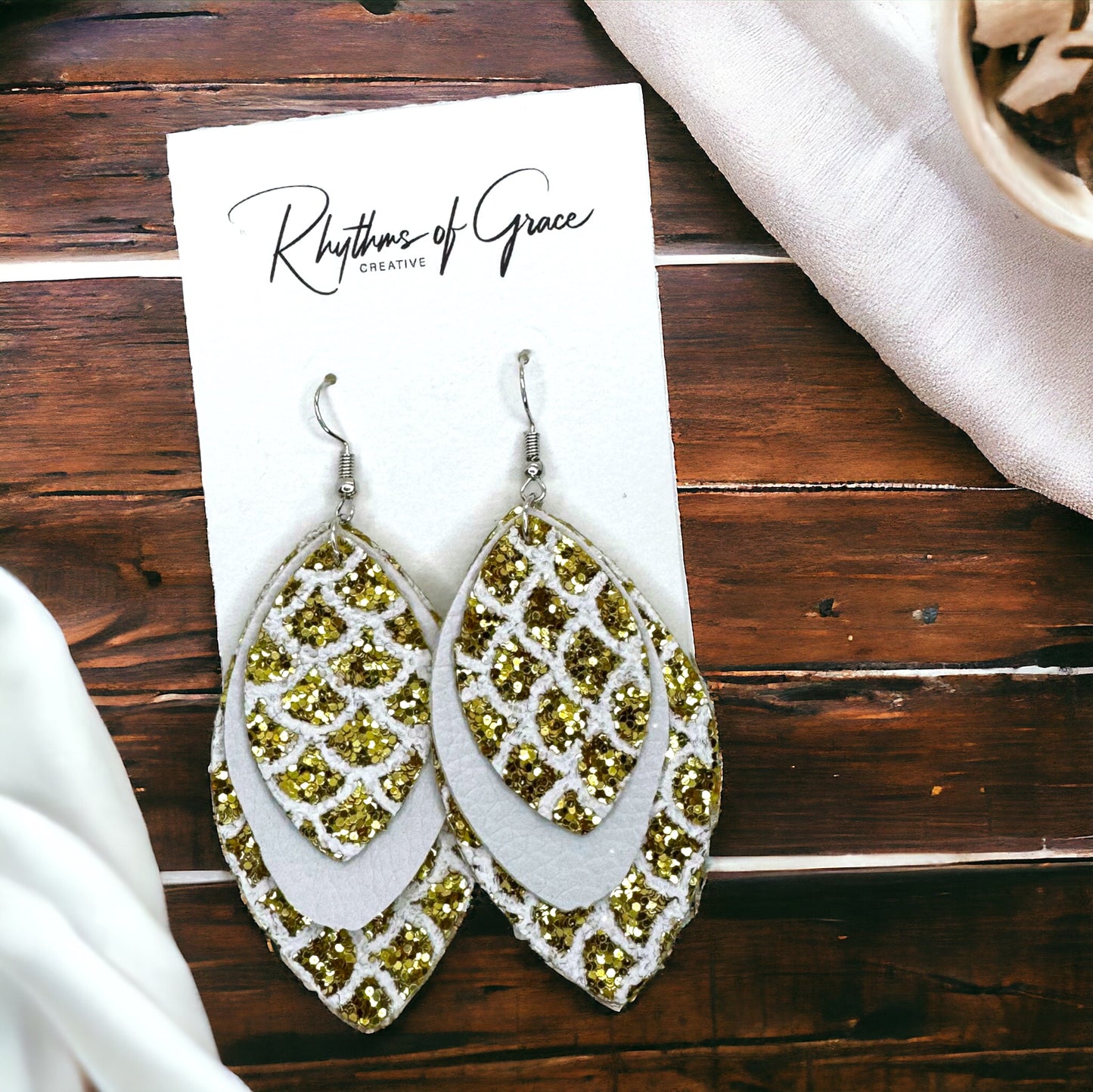 Mermaid Magic: Glittery Scale Drop Earrings in 3 Dreamy Colors! 🧜