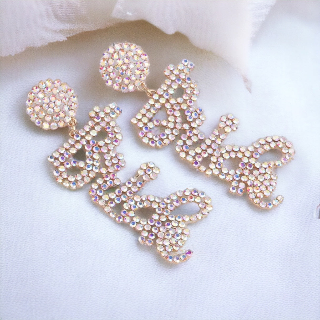 Sparkling Rhinestone Bridal Earrings: Dazzle on Your Special Day! 🌟