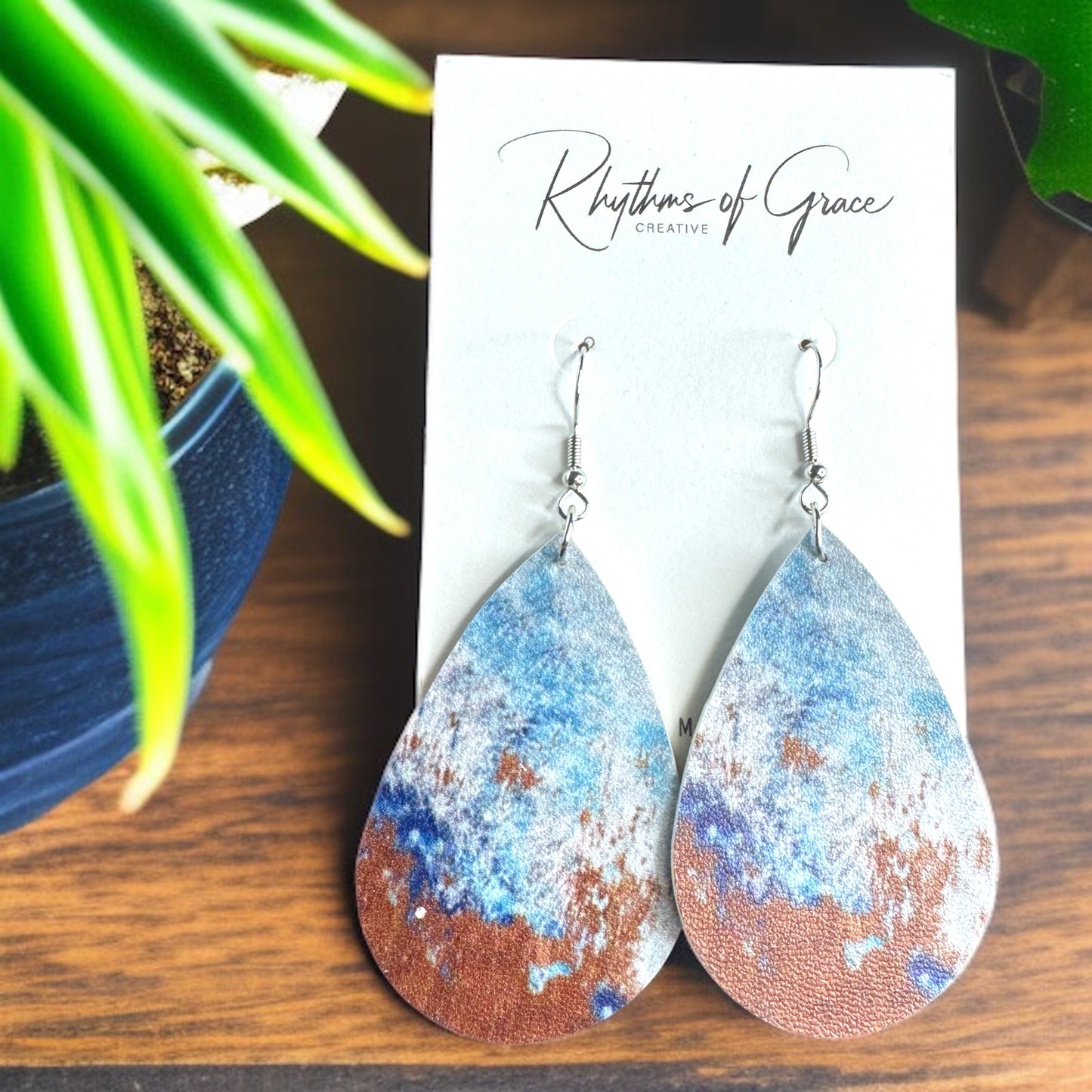 Chic Teardrop Dangle Earrings: Blue, White & Brown Delight