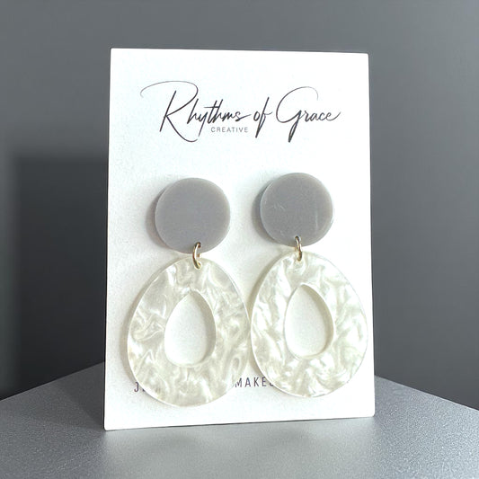 Chic Marble Drop Earrings – Handmade White & Grey Acrylic Dangles