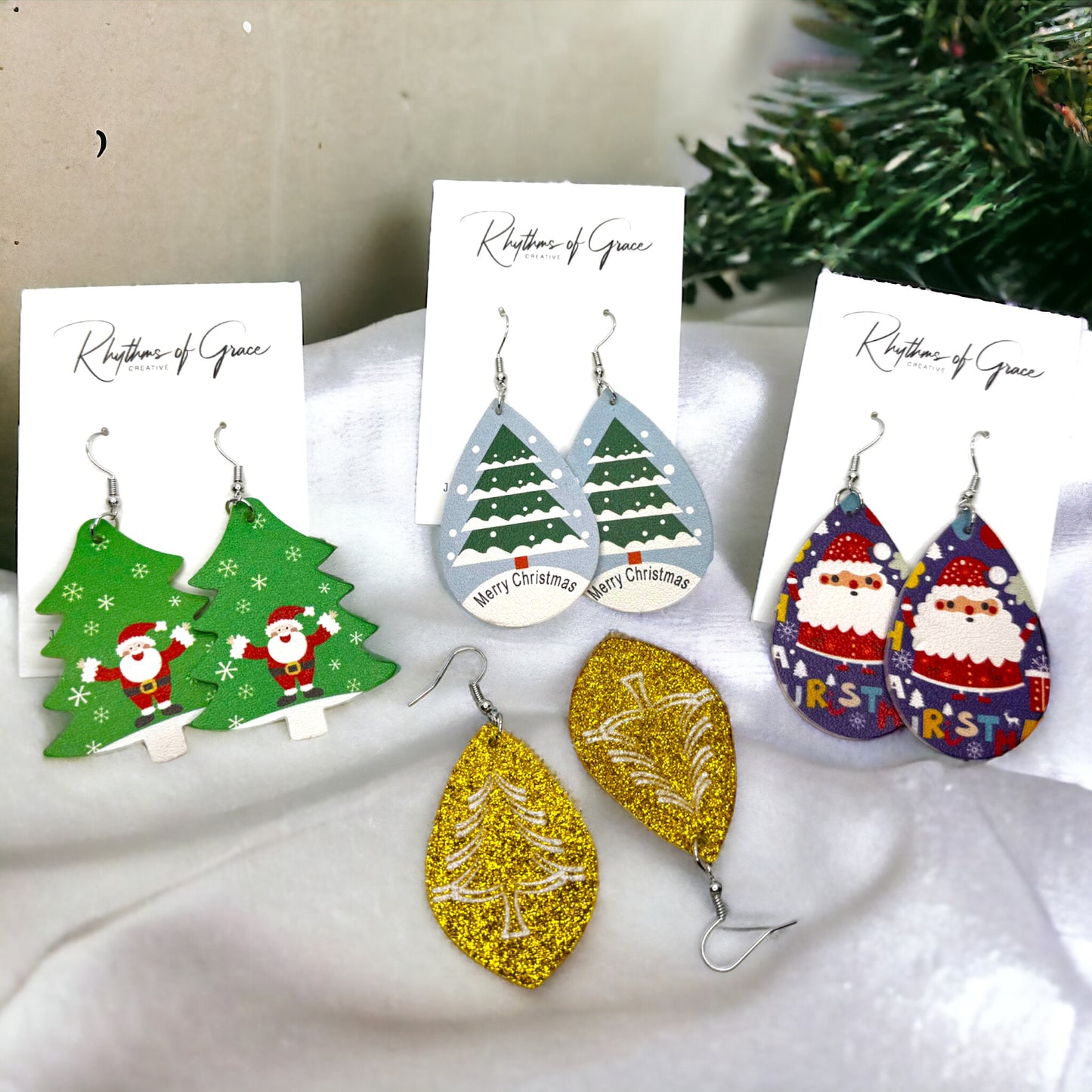 Dazzle in Holiday Spirit with Our Christmas Dangle Earrings! 🎄🎅✨