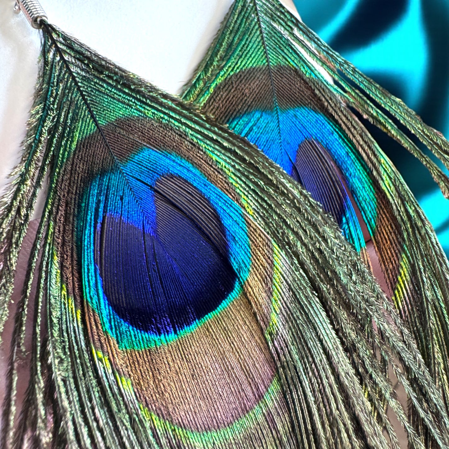 Boho Peacock Feather Dangle Earrings – Lightweight, Bold & Beautiful! 🦚