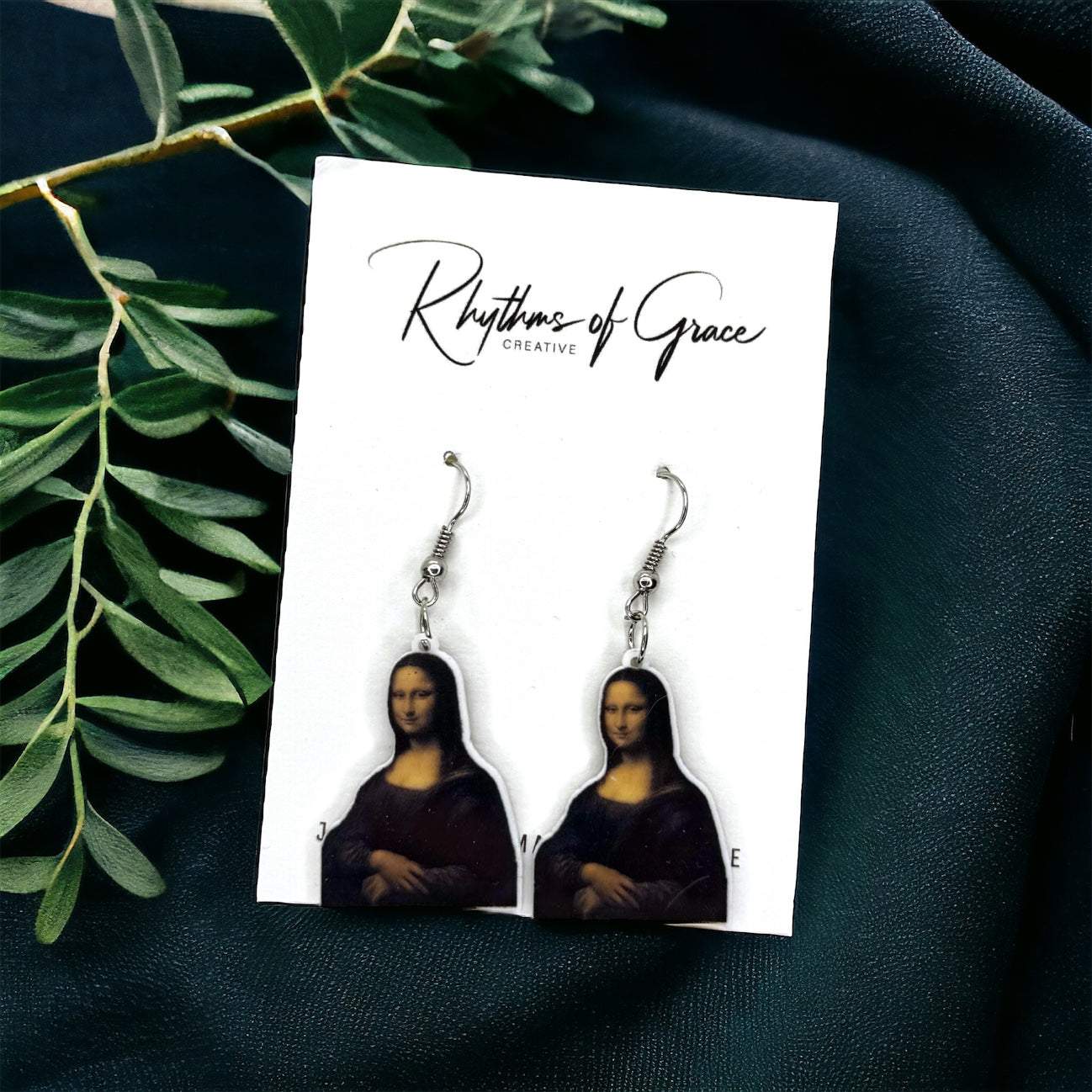 Mona Lisa Dangle Earrings: Wear a Masterpiece! 🎨