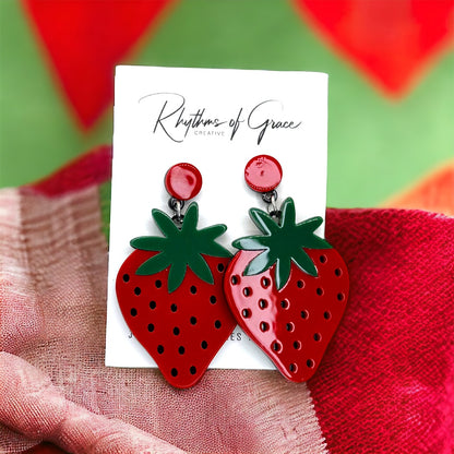 Berry Sweet Dangle Earrings: Your Summer Accessory Crush!🍓