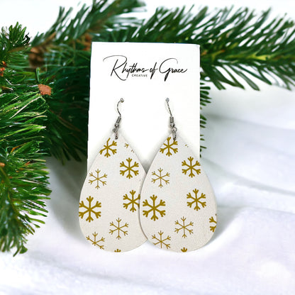 Jingle All the Way with Christmas Dangle Earrings! 🎄✨