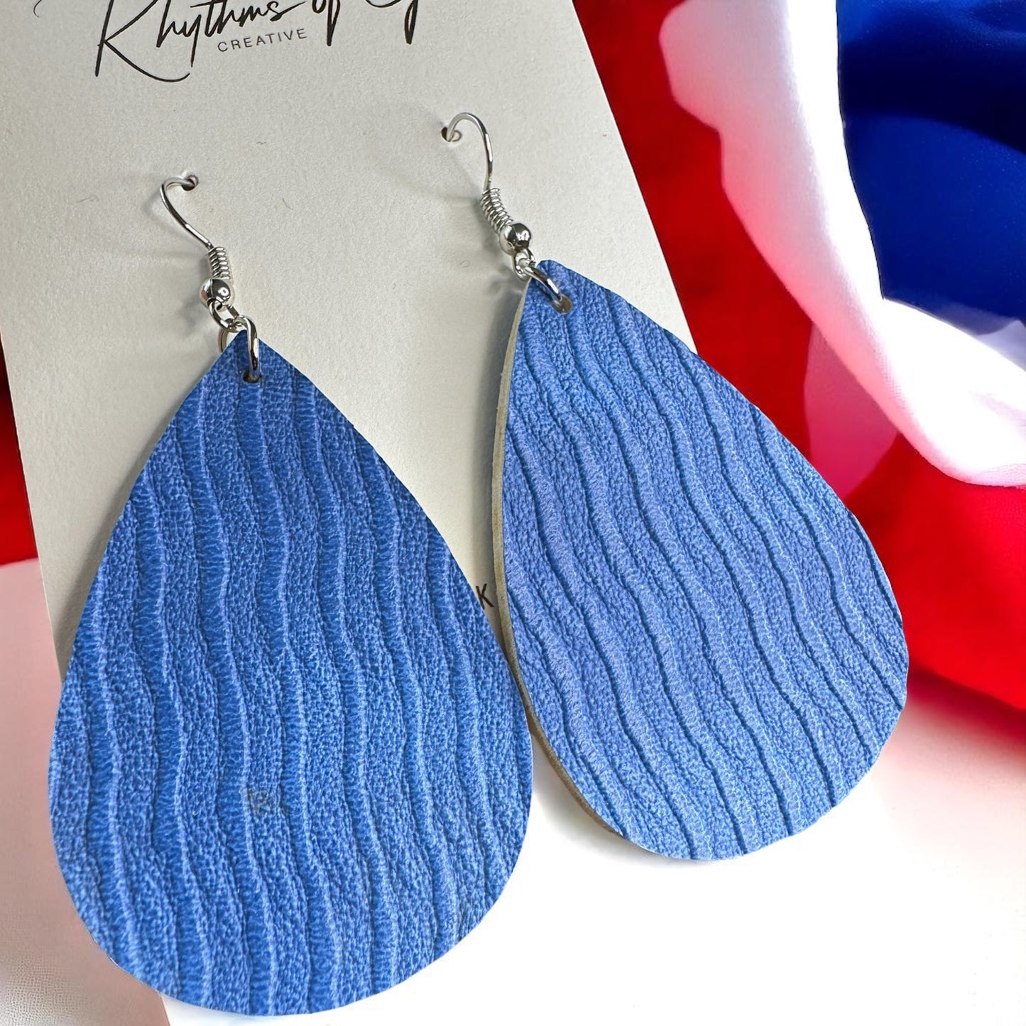 Teardrop Treasures: Red & Blue Faux Leather Dangle Earrings for Ultimate Style!