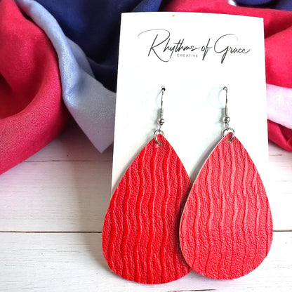 Teardrop Treasures: Red & Blue Faux Leather Dangle Earrings for Ultimate Style!
