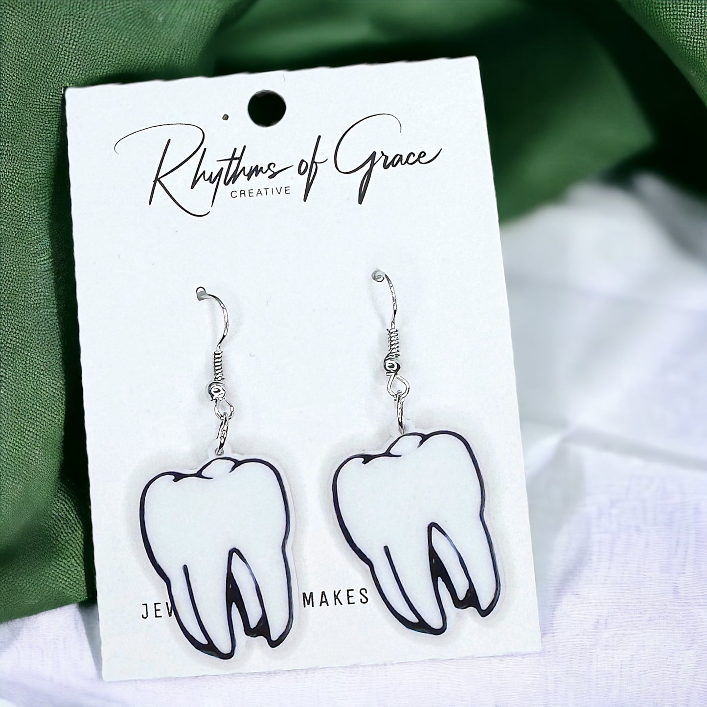 Tooth Dangle Earrings – A Charming Accessory for Dental Professionals!