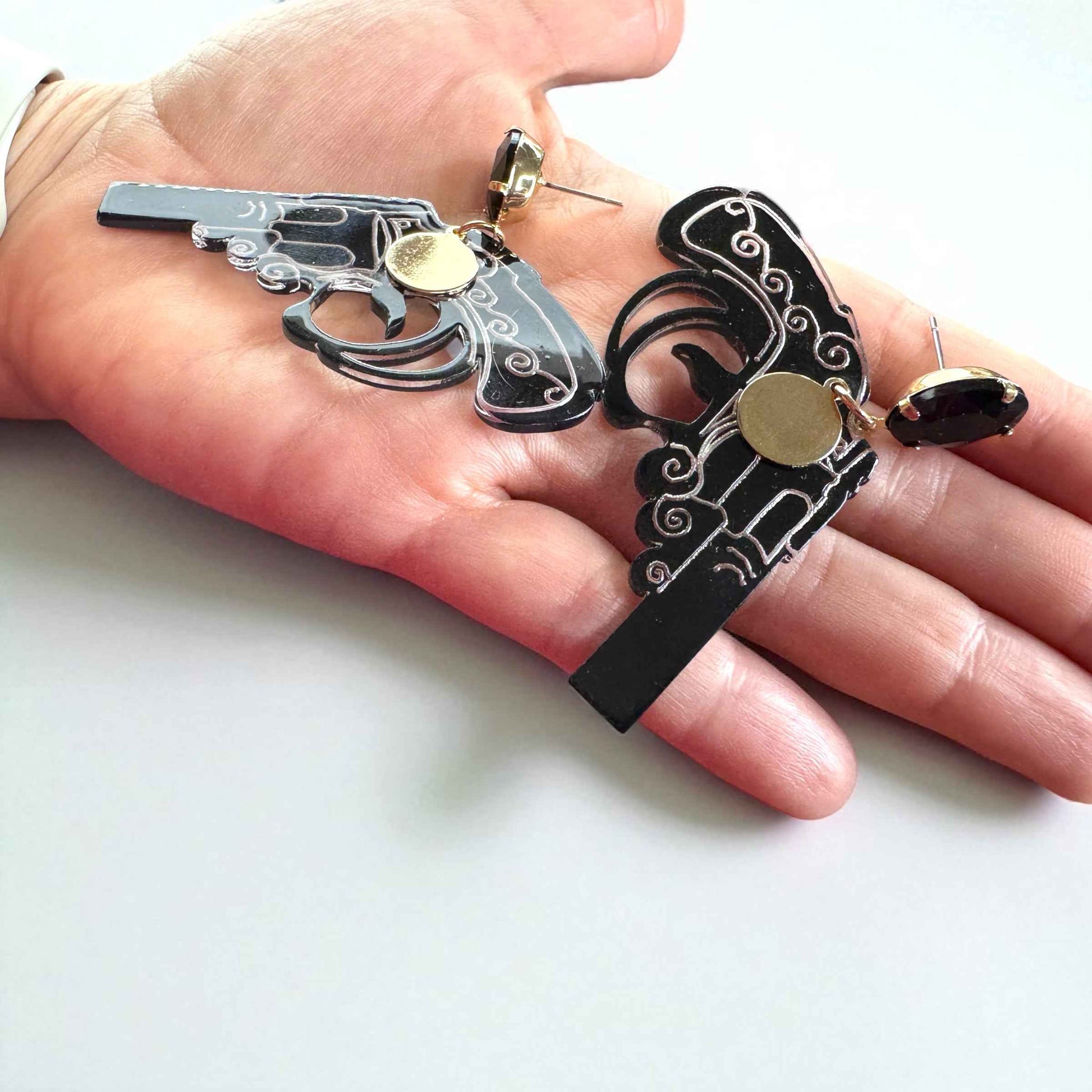 Western Vibes: Handgun Dangle Earrings – Personalized Pistol Style in Black or Peach 🤠