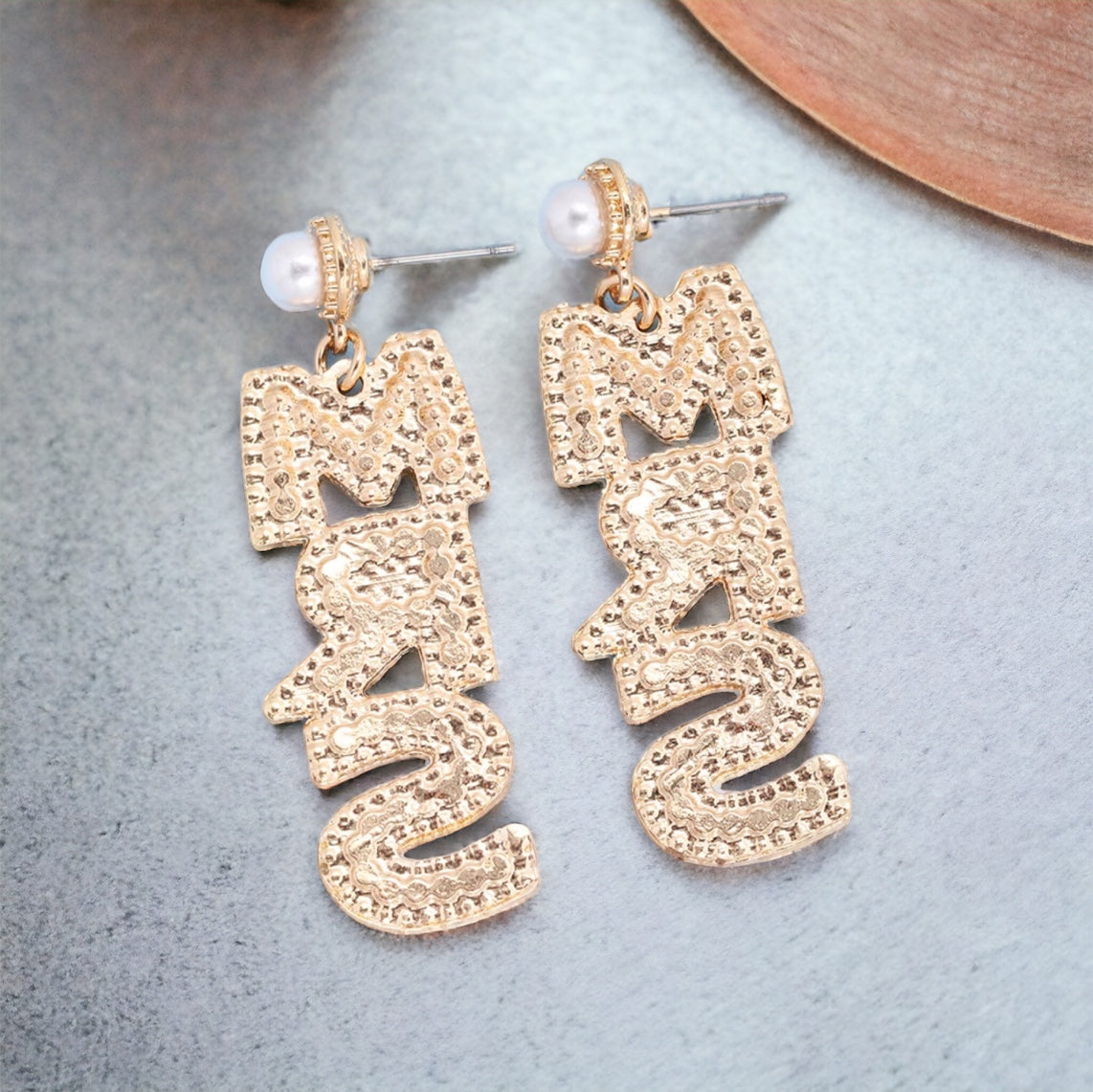Dazzle on Your Big Day with Our Rhinestone MRS Earrings! 💍