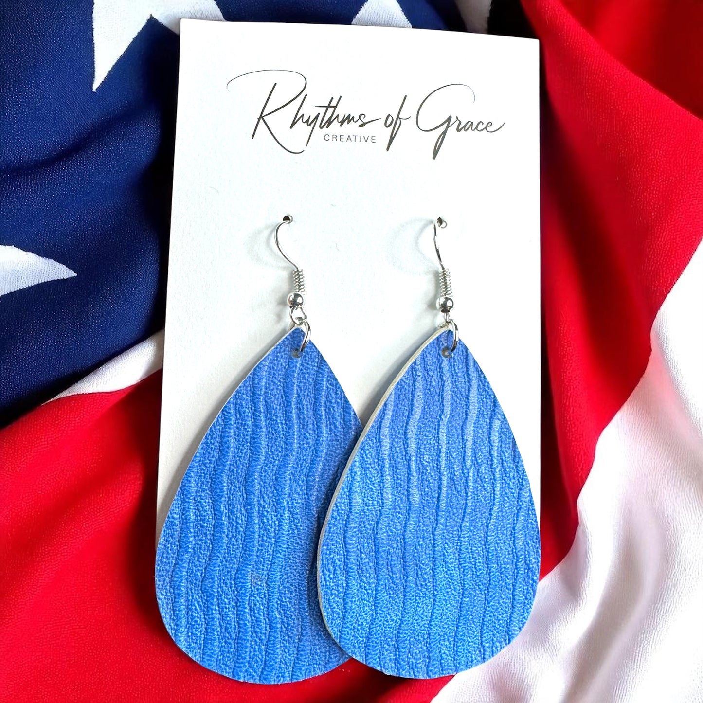 Teardrop Treasures: Red & Blue Faux Leather Dangle Earrings for Ultimate Style!