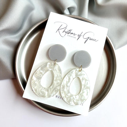 Chic Marble Drop Earrings – Handmade White & Grey Acrylic Dangles