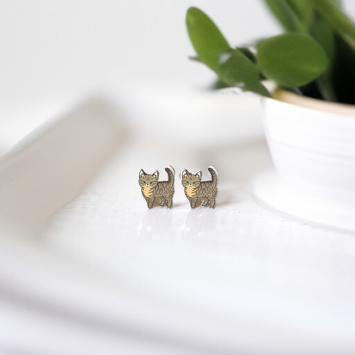 Feline Fine: Adorable Grey Tabby Cat Stud Earrings for Cat Lovers!