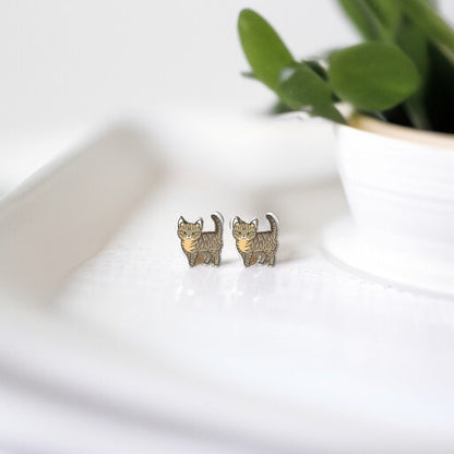 Feline Fine: Adorable Grey Tabby Cat Stud Earrings for Cat Lovers!