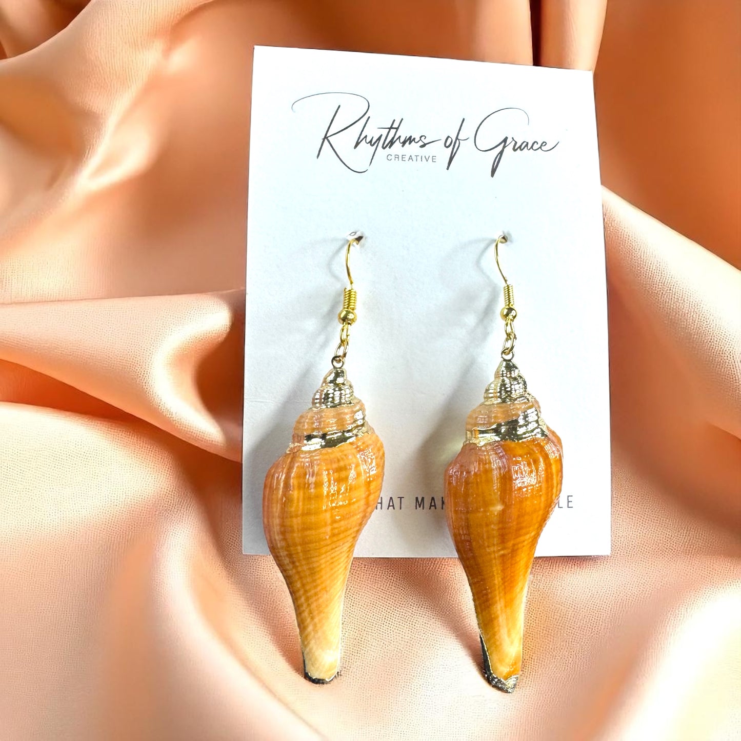 Dive into the Ocean Vibes with Our Seashell Dangle Earrings!