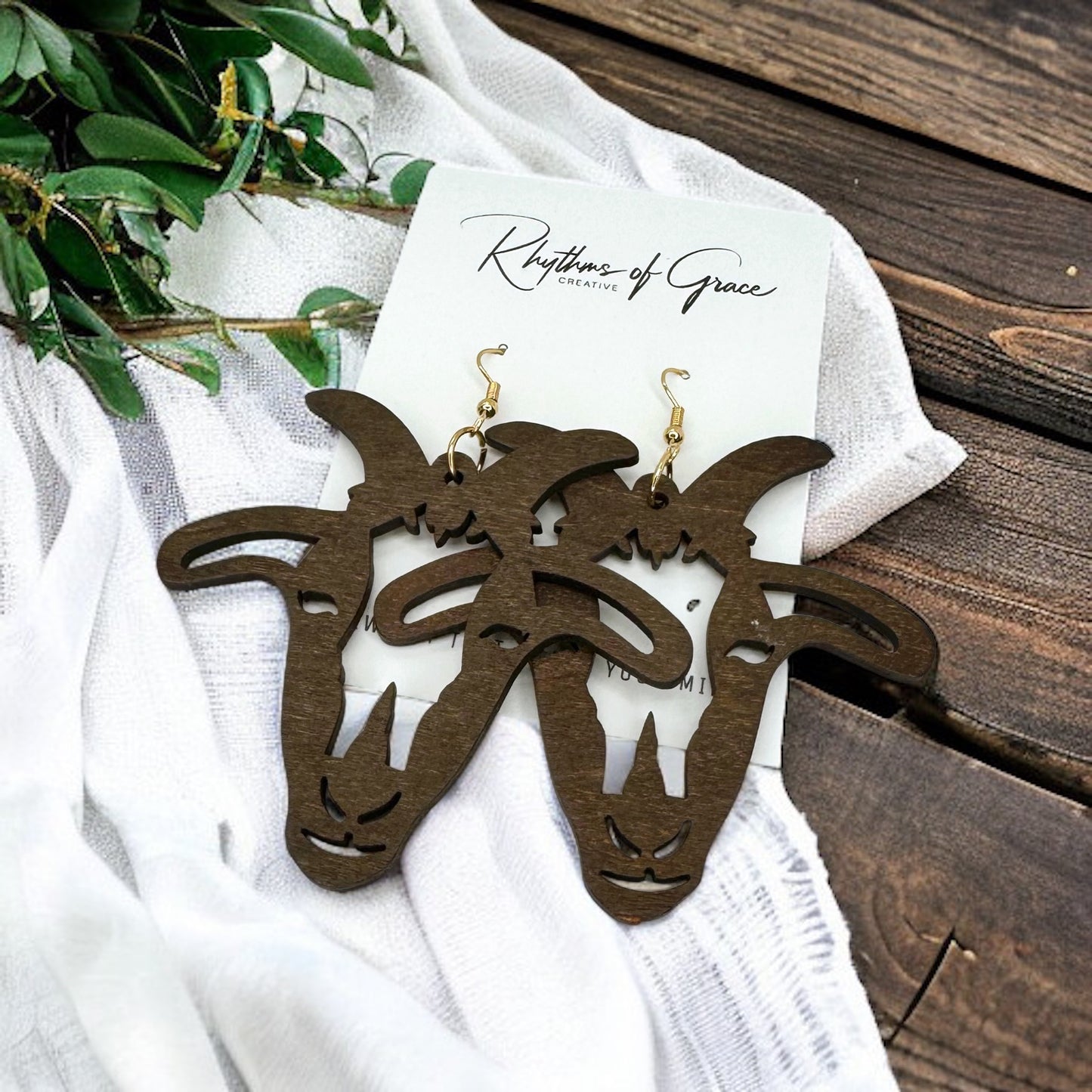 Unique Western Dangle Earrings – Choose Between Horse or Goat Design, Perfect for Animal Lovers!