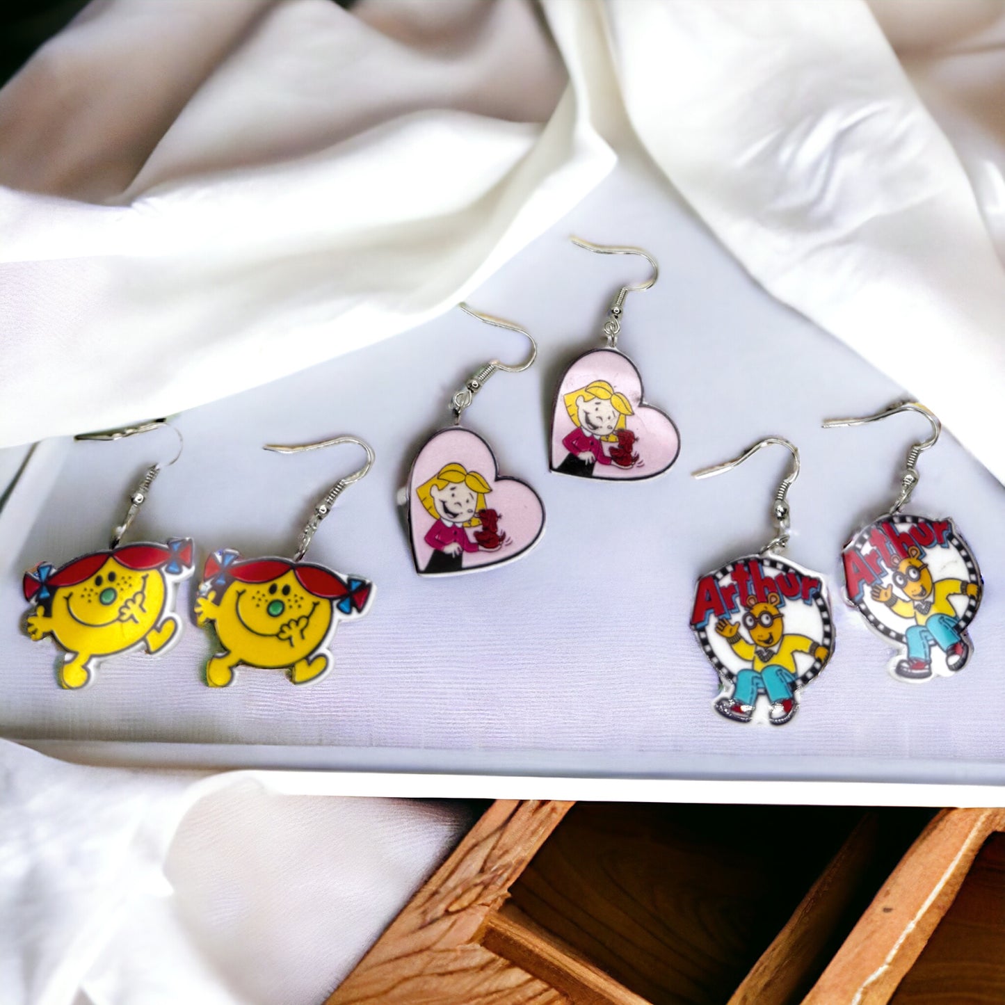 Retro Animated Character Earrings - Nostalgic '90s Cartoon-Inspired Fashion, Librarian