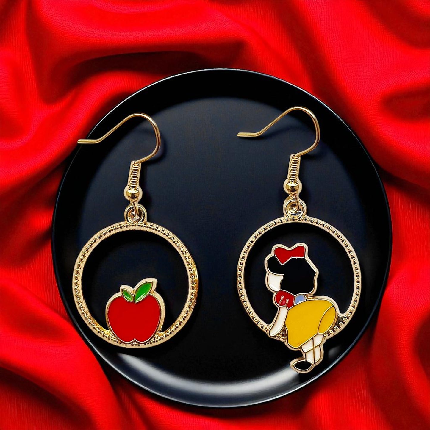 Fairytale Charm: Snow White & Poison Apple Mismatched Earrings 🍎✨