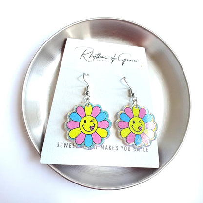 Smiley Face Flower Earrings: Wear Your Joy in Style!