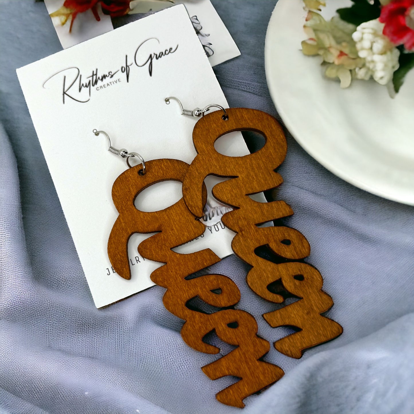Queen Earrings - Unleash Your Inner Royalty! 👑
