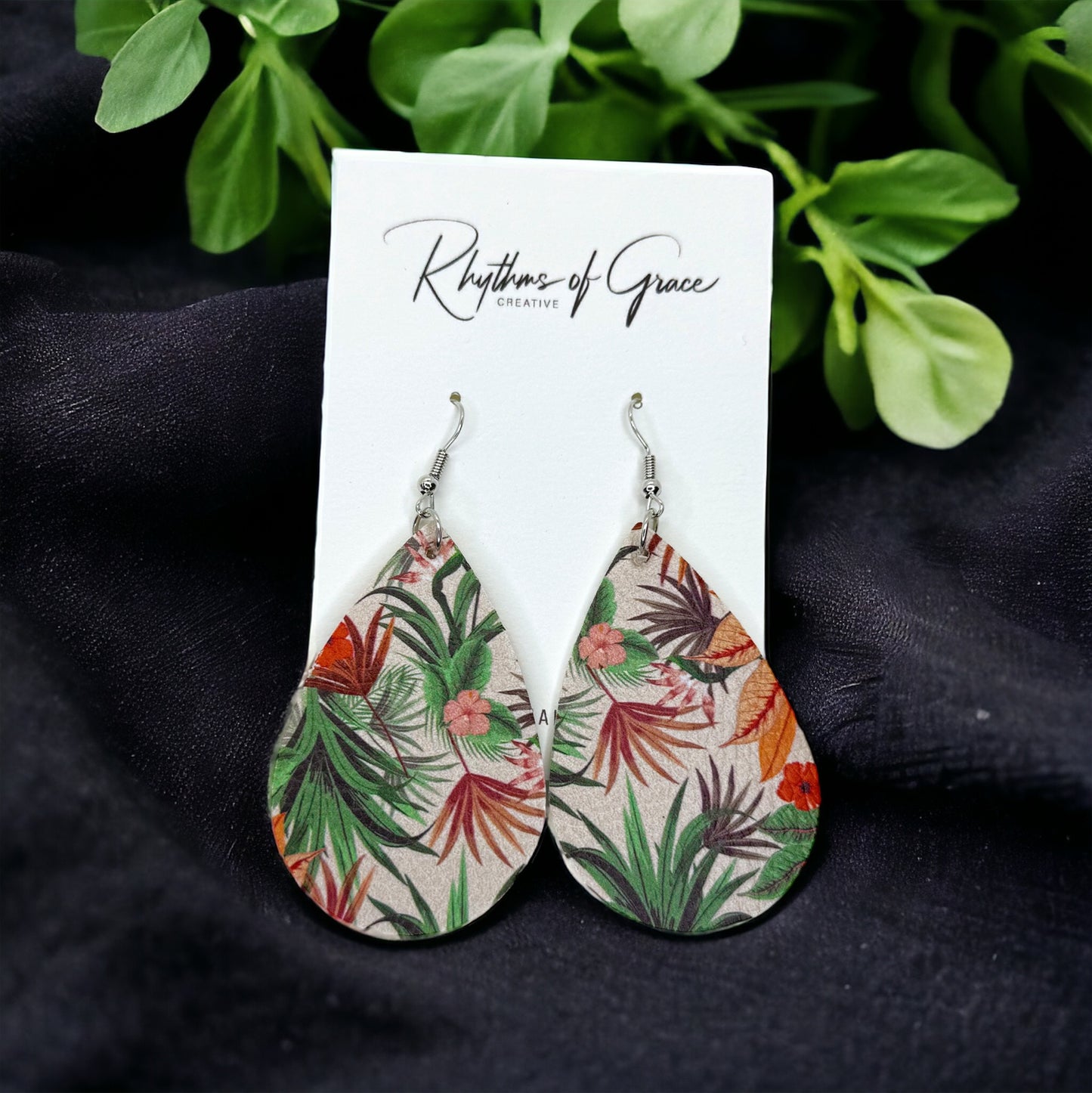Tropical Bliss Earrings: Island Vibes Ready to Wear!