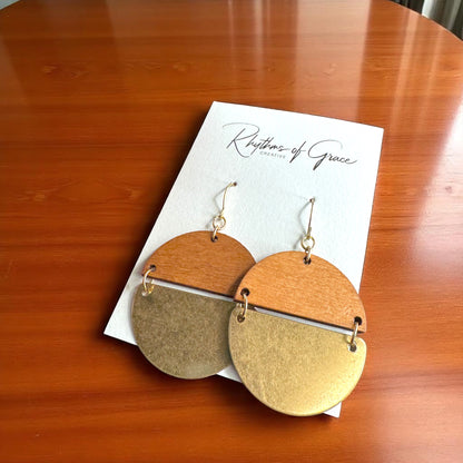 Boho Bliss: Chic Wood & Gold Dangle Earrings for Every Adventure