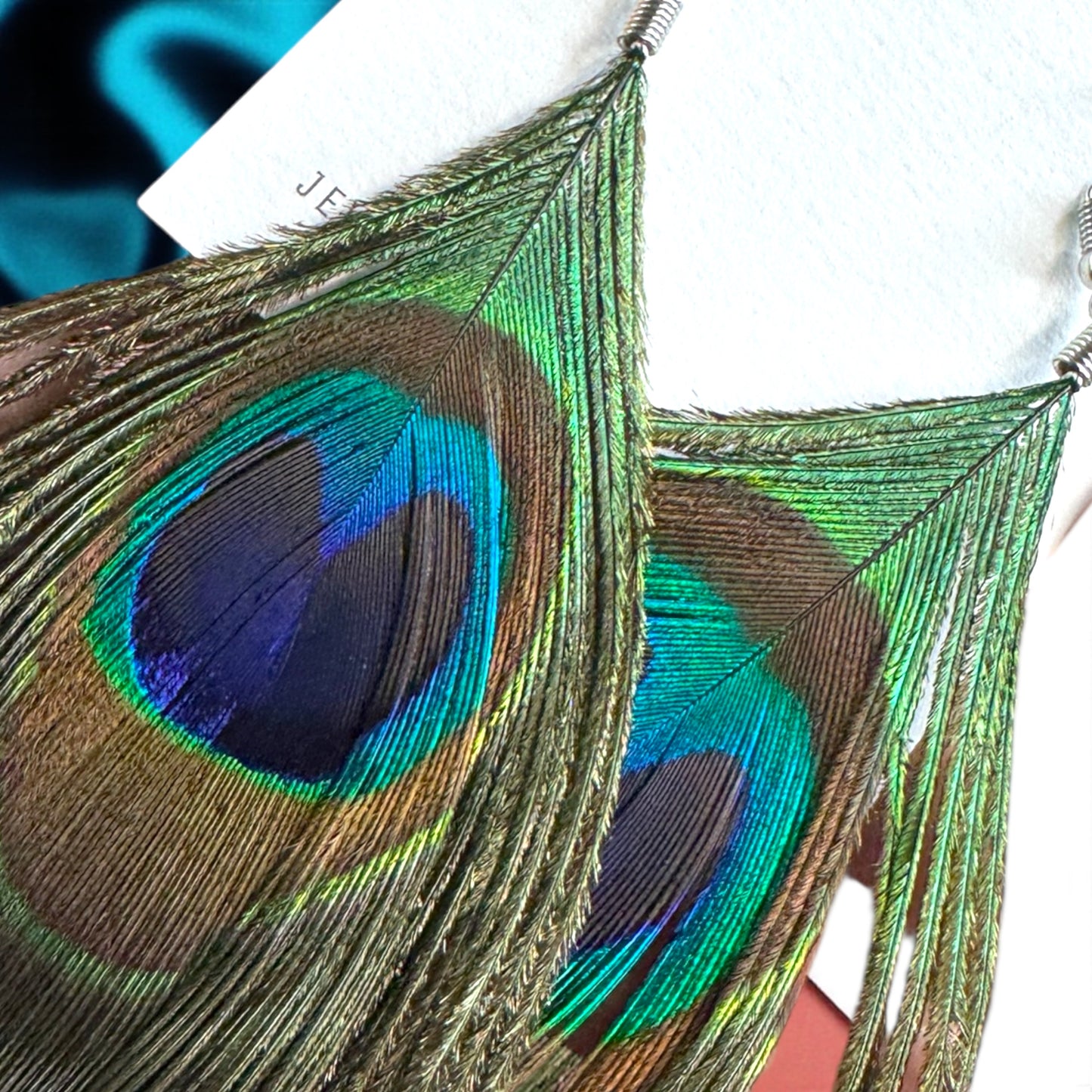 Boho Peacock Feather Dangle Earrings – Lightweight, Bold & Beautiful! 🦚