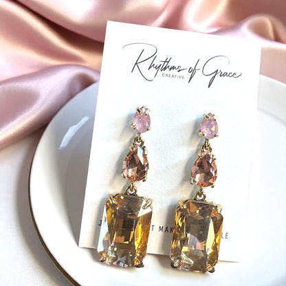 Blush & Sparkle: Stunning Pale Pink Rhinestone Drop Earrings!