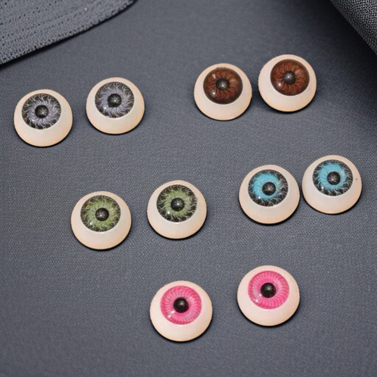 Spook-tacular Eyeball Stud Earrings – Halloween Delight! 👁️