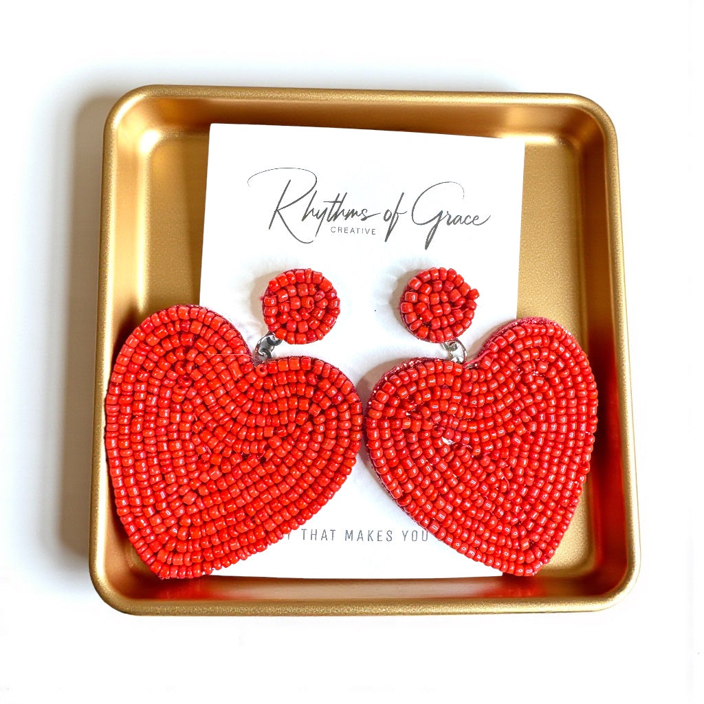 Heartfelt Dangles: Choose Your Vibe with Red or Black Beaded Heart Earrings!