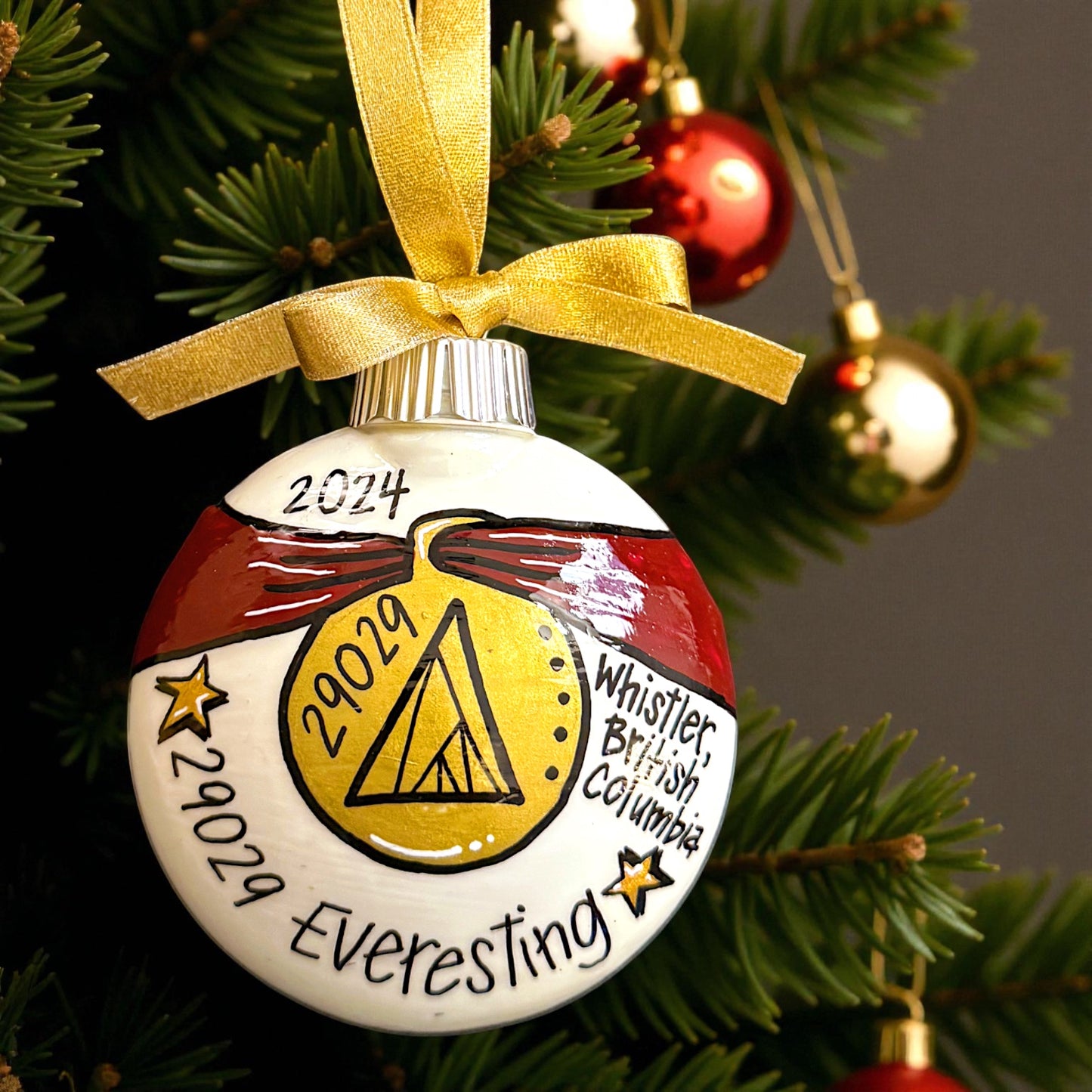 Race to Memories: Personalized Ornaments for Every Finish Line Hero!  Perfect for Marathoners, 5K Sprinters, & Trailblazing Champions!