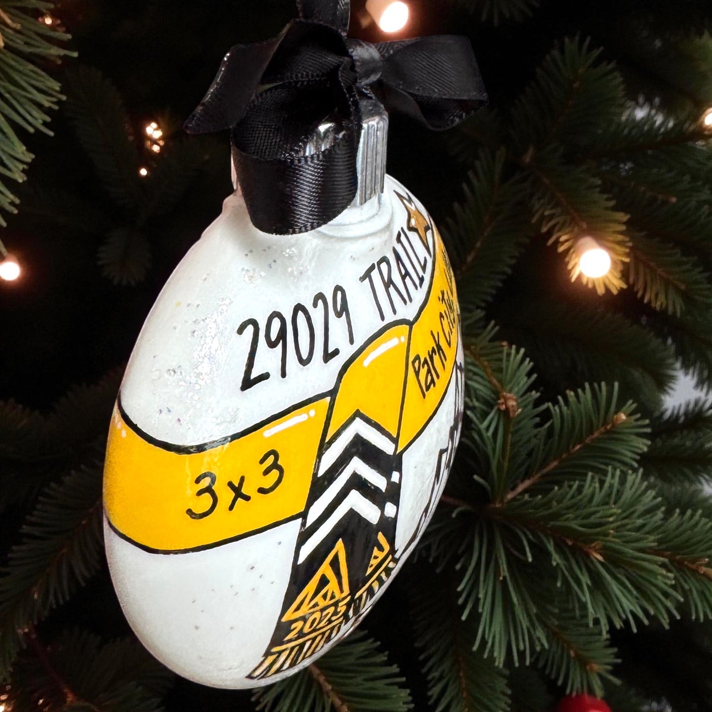 Race to Memories: Personalized Ornaments for Every Finish Line Hero!  Perfect for Marathoners, 5K Sprinters, & Trailblazing Champions!