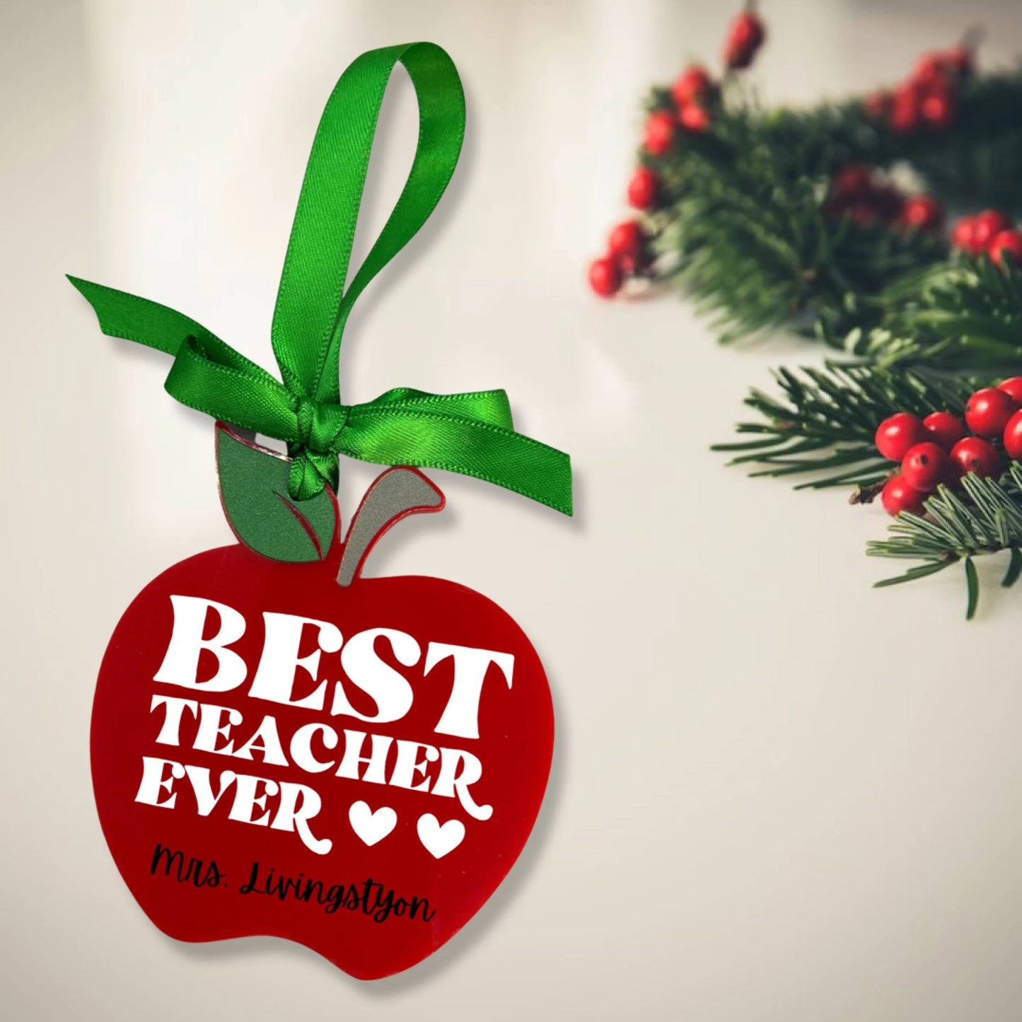 Personalized Teacher Apple Ornament – A Thoughtful Gift for Your Favorite Teacher!