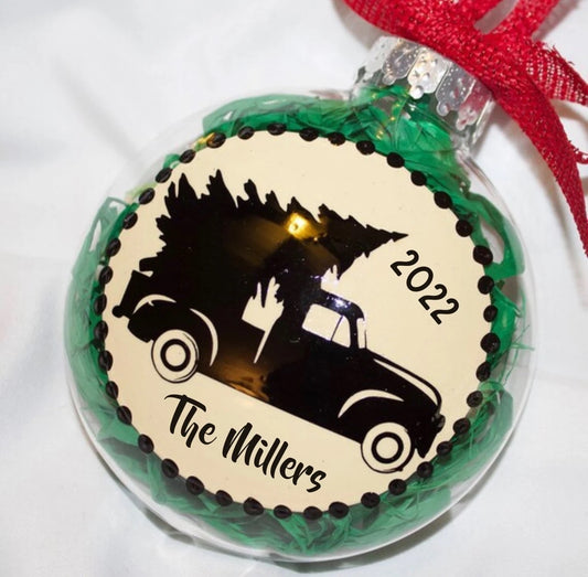 Christmas Ornament: "Old Fashioned Christmas" – A Nostalgic Holiday Keepsake