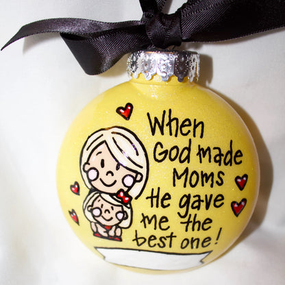Christmas Ornament: "The Best Mom" – A Heartfelt Gift for the Best Mom Ever