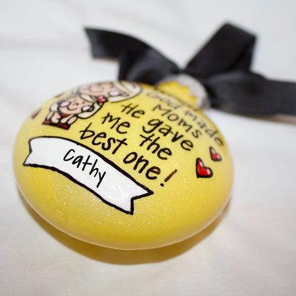 Christmas Ornament: "The Best Mom" – A Heartfelt Gift for the Best Mom Ever