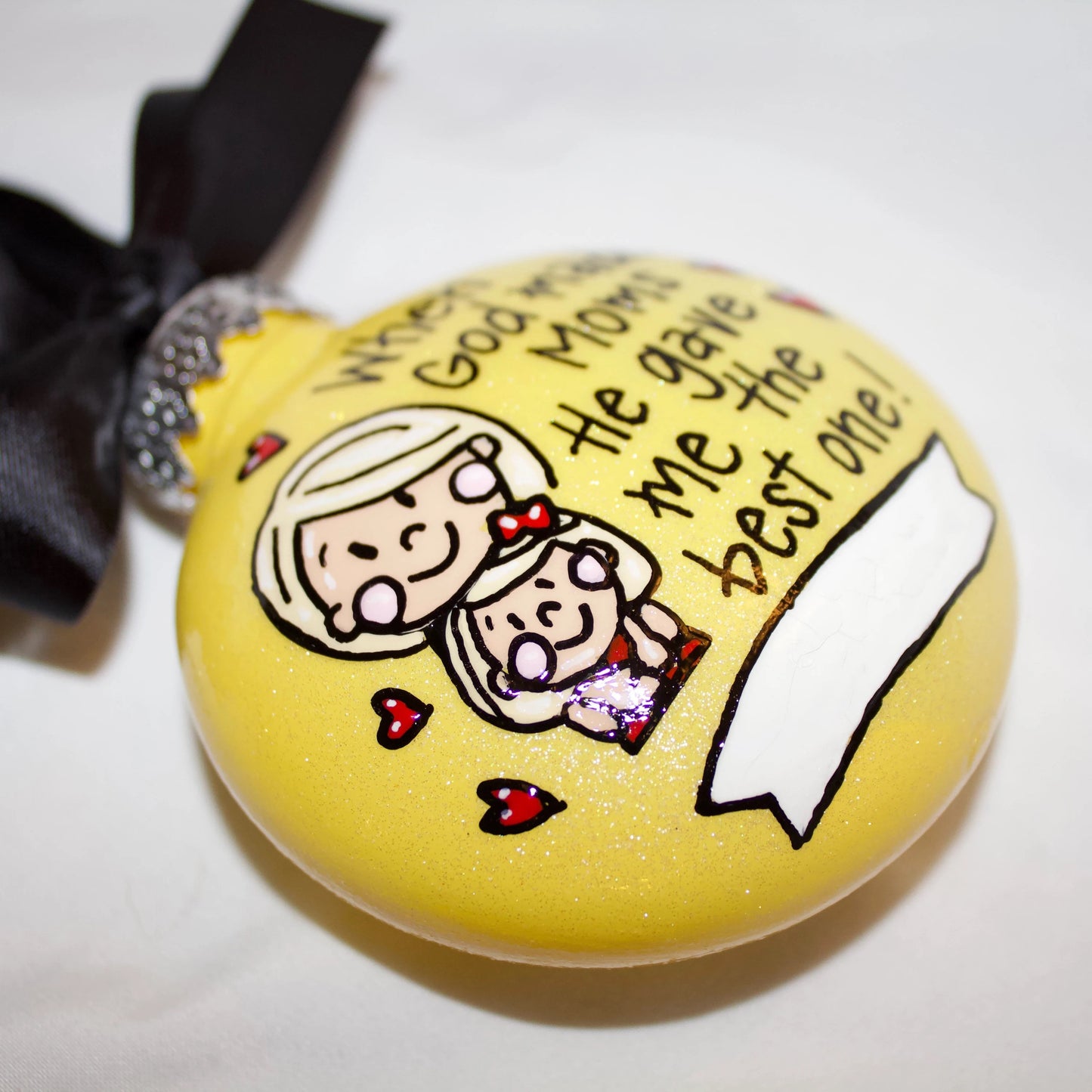 Christmas Ornament: "The Best Mom" – A Heartfelt Gift for the Best Mom Ever