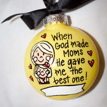 Christmas Ornament: "The Best Mom" – A Heartfelt Gift for the Best Mom Ever