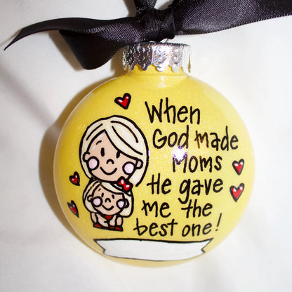 Christmas Ornament: "The Best Mom" – A Heartfelt Gift for the Best Mom Ever