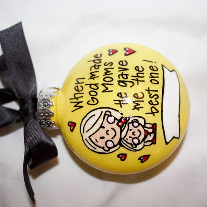 Christmas Ornament: "The Best Mom" – A Heartfelt Gift for the Best Mom Ever