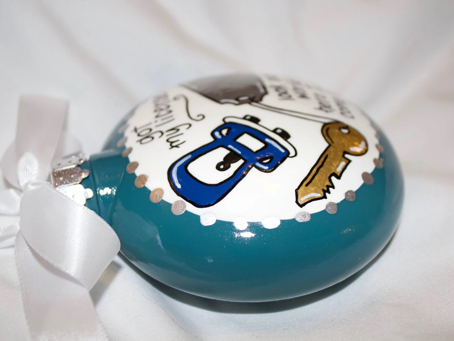 Keys to Freedom: Personalized Driver's License Ornament 🚗✨