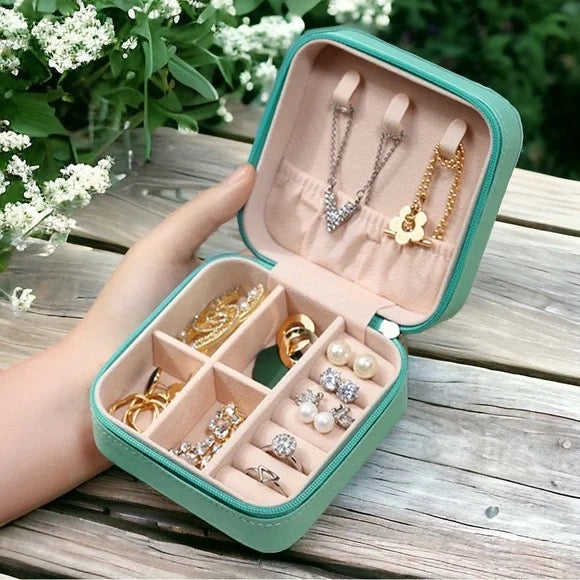 Personalized Travel Jewelry Box – Custom Gift for Bridesmaids, Birthdays & More!