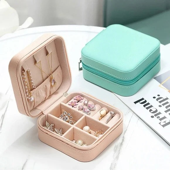 Personalized Travel Jewelry Box – Custom Gift for Bridesmaids, Birthdays & More!