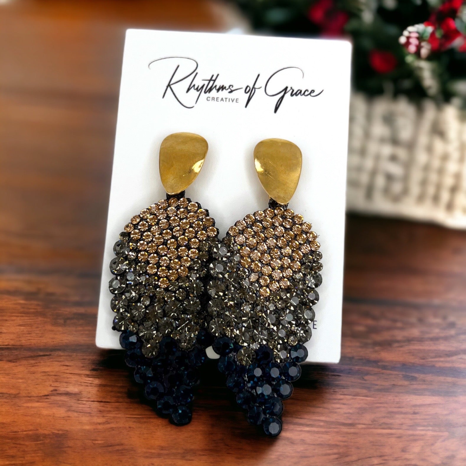 Black and Gold Beaded Earrings - Black and Gold, Fleur de lis, Handmade Earrings, Beaded Accessories, NOLA Saints - Rhythms of Grace Creative
