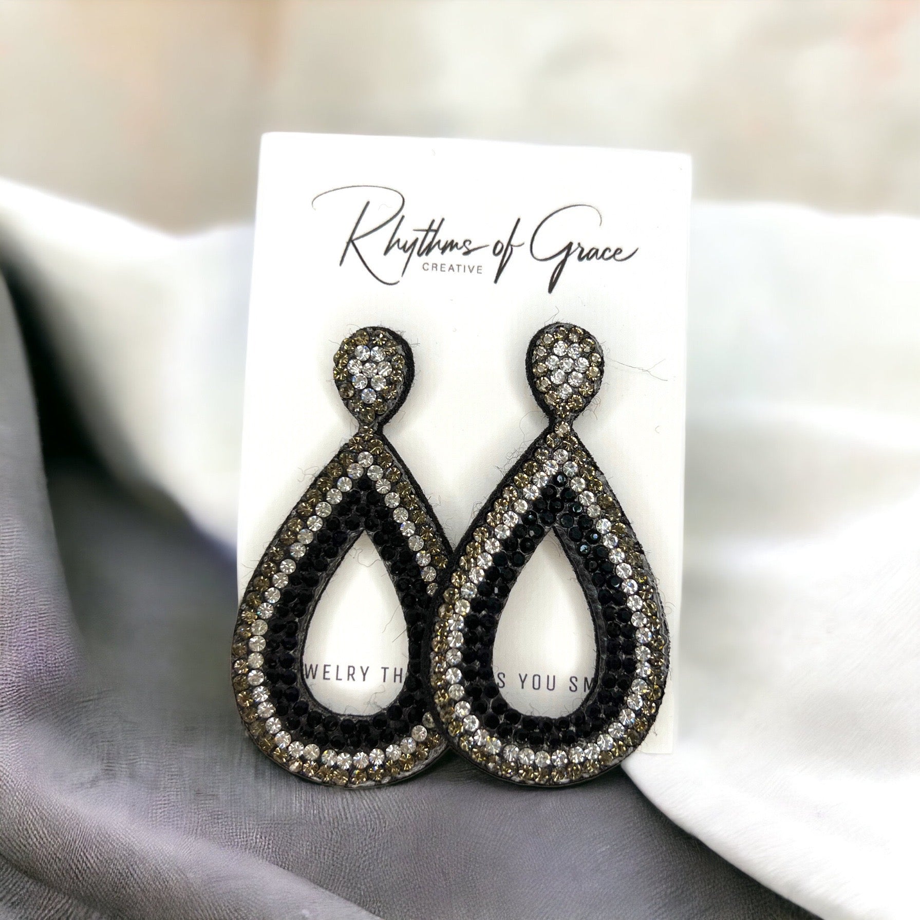 Black and Gold Beaded Earrings - Black and Gold, Fleur de lis, Handmade Earrings, Beaded Accessories, NOLA Saints - Rhythms of Grace Creative