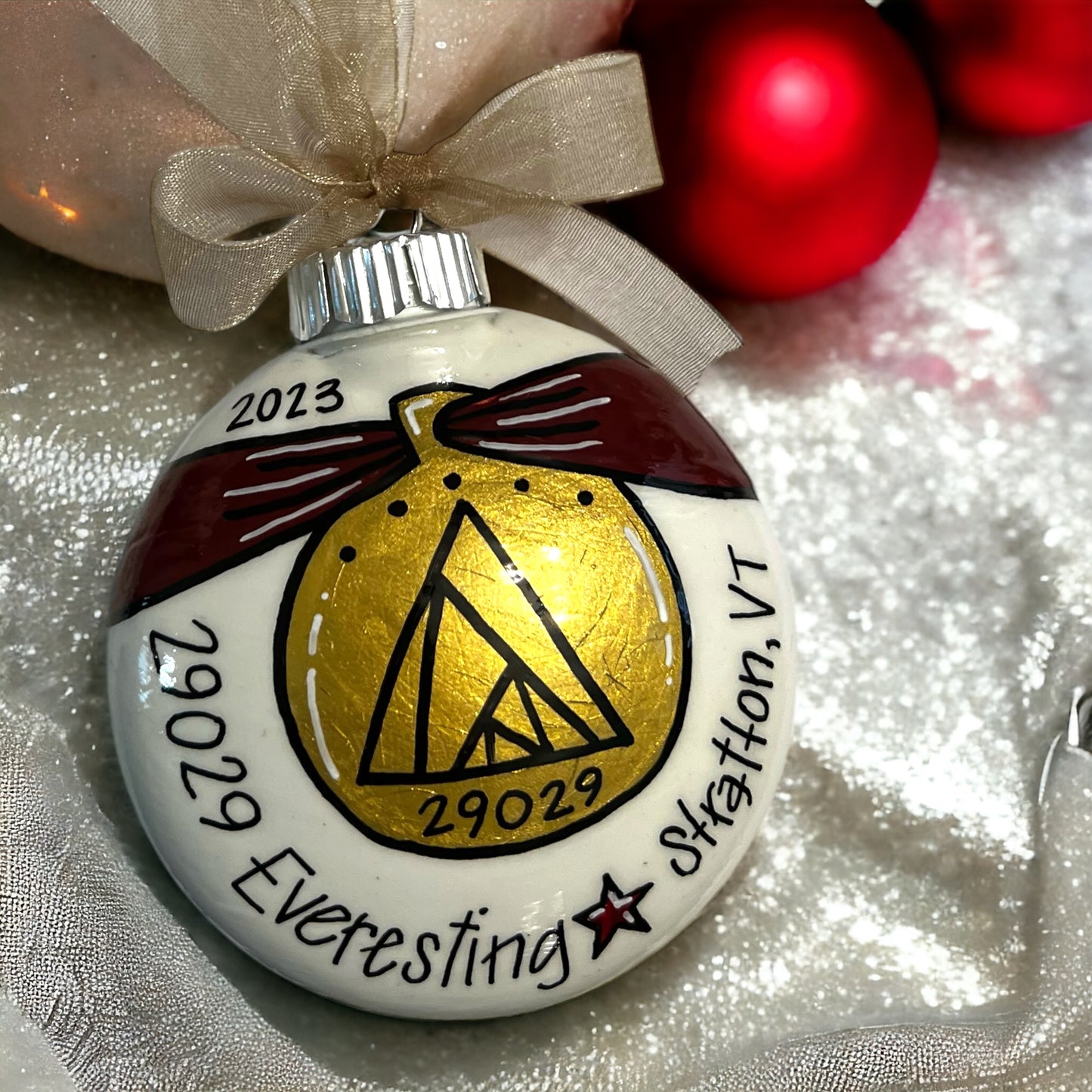 Race to Memories: Personalized Ornaments for Every Finish Line Hero!  Perfect for Marathoners, 5K Sprinters, & Trailblazing Champions!