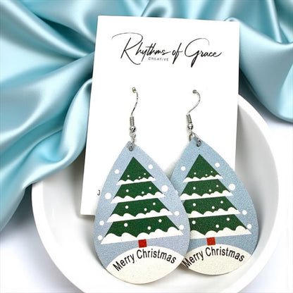 Dazzle in Holiday Spirit with Our Christmas Dangle Earrings! 🎄🎅✨