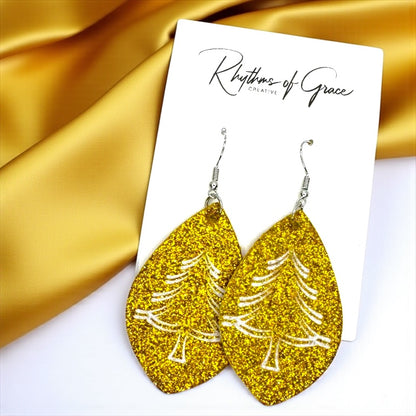 Dazzle in Holiday Spirit with Our Christmas Dangle Earrings! 🎄🎅✨