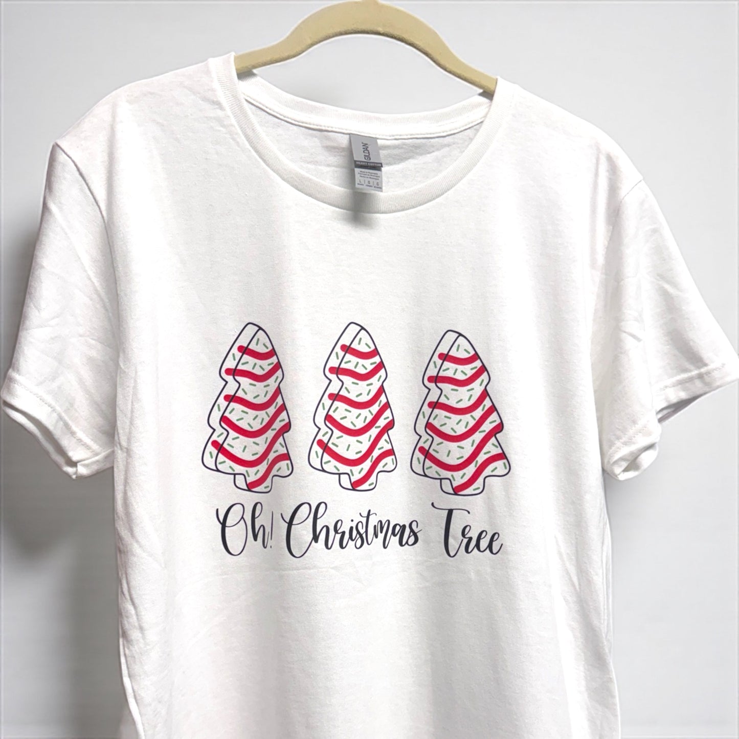 Oh Christmas Tree Tee – Snack Cake Delight! 🎄