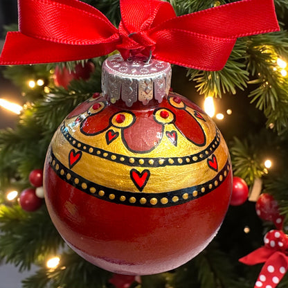 Royal Sparkle: Hand-Painted 'Straighten Your Crown, Sis!' Ornament!